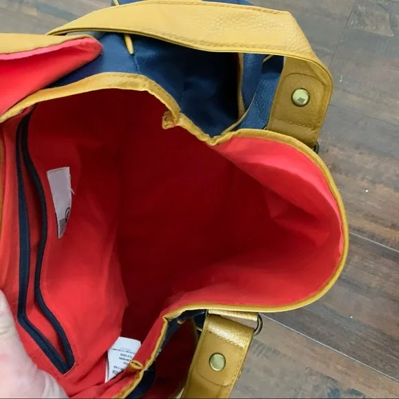 Volcom Gotta Run Shoulder Crossbody Bag/Purse - Picture 9 of 16